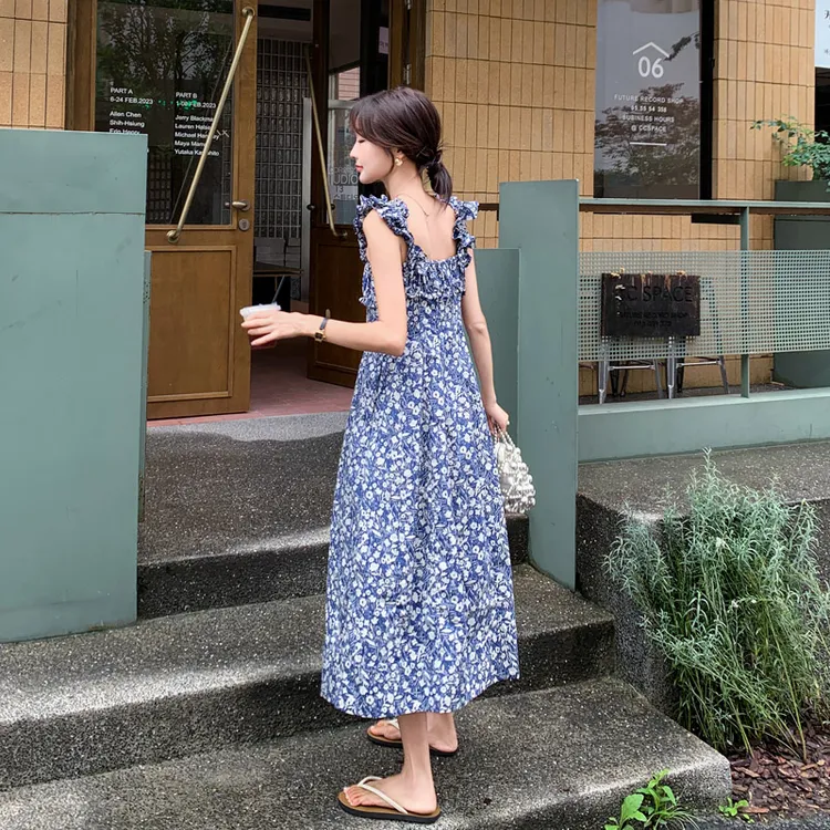 蓝色气质飞飞袖吊带连衣裙时尚女初恋温柔风减龄少女感法式收腰裙
