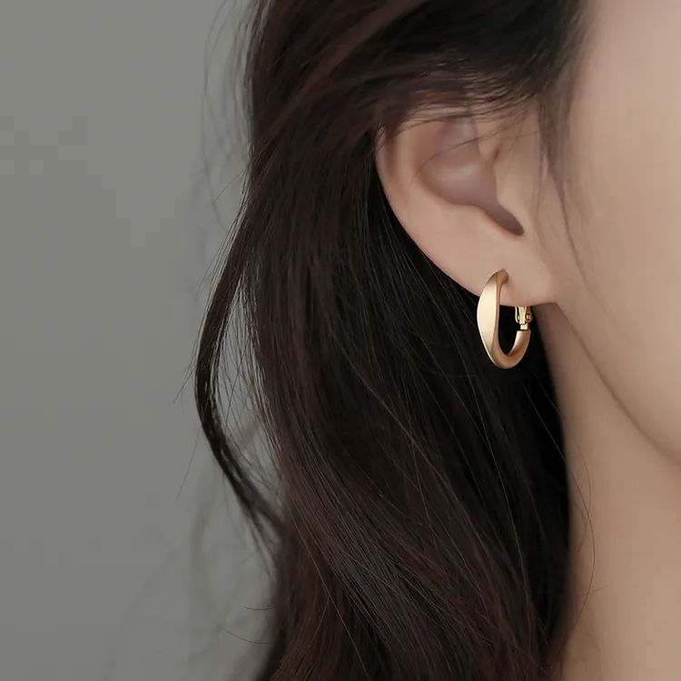 合金耳饰 925银针素圈耳环ins小众设计时尚圈圈耳钉气质百搭轻奢