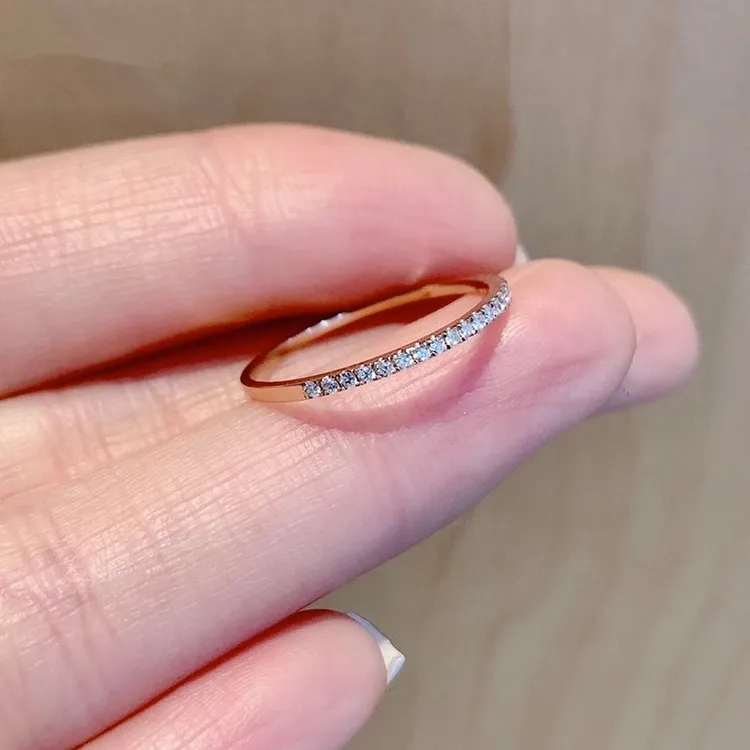 钛钢戒指 轻奢高级璀璨排钻叠戴ins风戒指女简约首饰女款小众指环