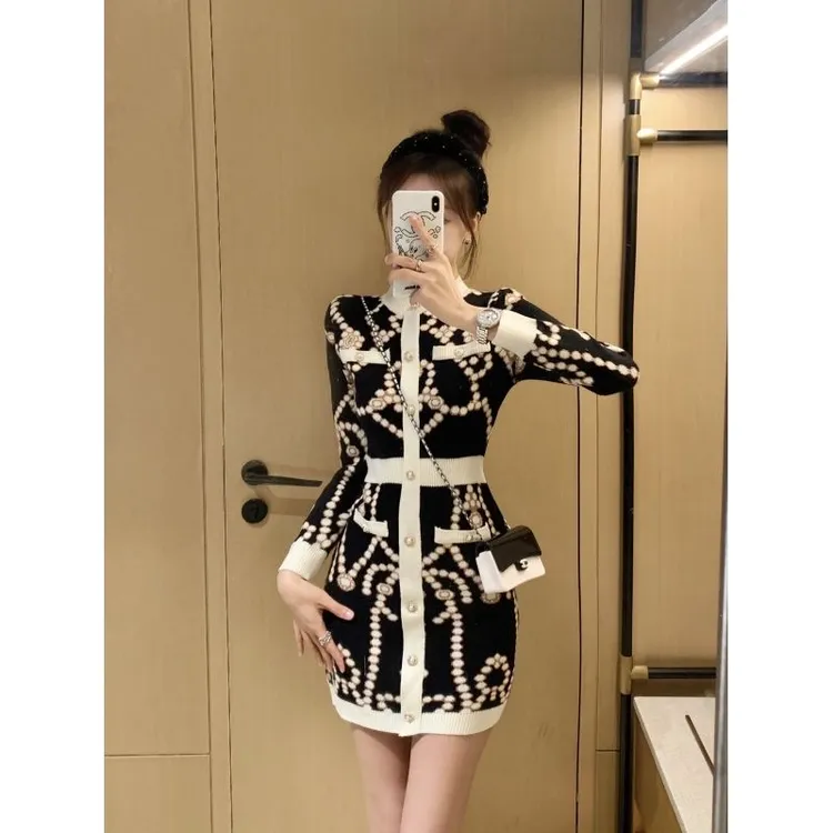 小香风针织连衣裙女秋2025年新款高级感名媛气质复古修身显瘦裙子