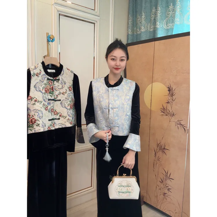 粉色 蓝色提花新中式国风盘扣内搭上衣半身裙三件套