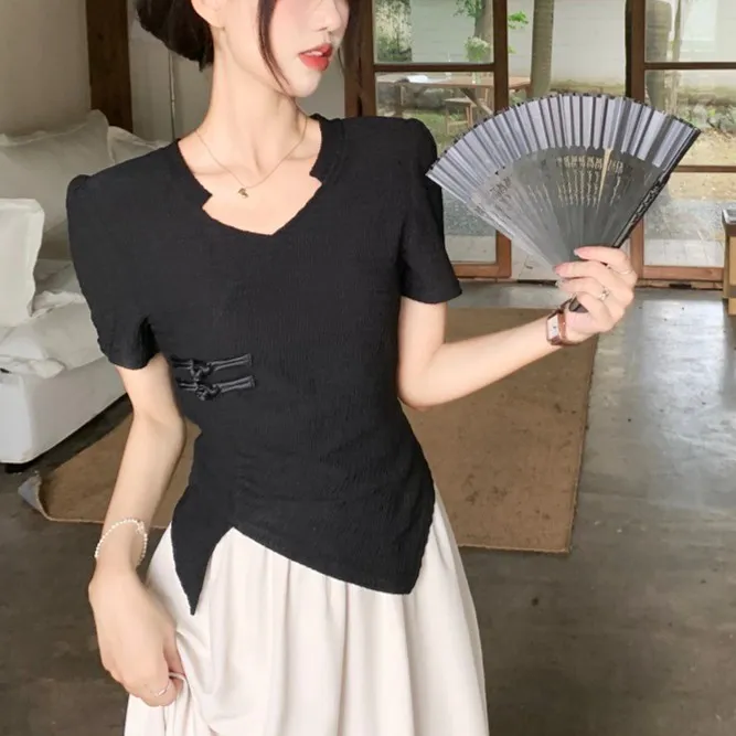 v领新中式不规则上衣设计感修身显瘦遮肉T恤2023新款时尚盘扣短袖