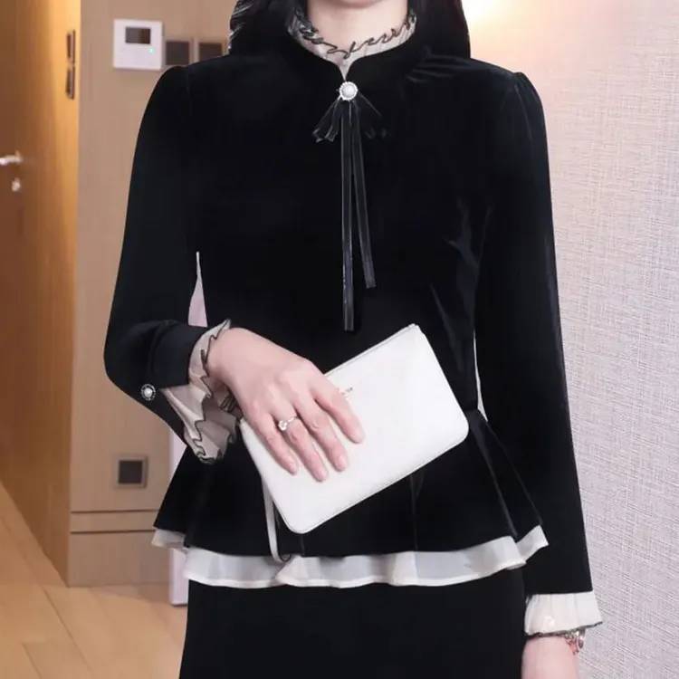 高档妈妈秋装显瘦金丝绒打底衫长袖女士新款百搭T恤时尚洋气上衣