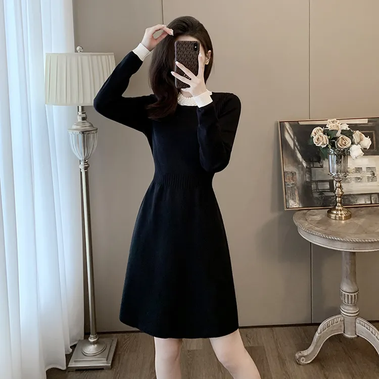 秋冬新款小香风圆领珍珠A字气质打底针织连衣裙女毛衣小黑裙显瘦
