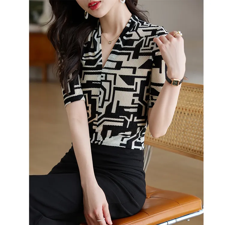 2025春夏V领印花格子五分袖上衣女中袖修身洋气半袖女装韩式T恤