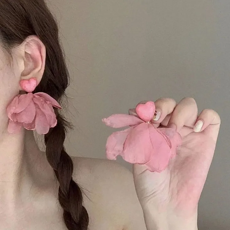 涵宸 非金属布艺耳饰 甜美粉爱心雪纺花瓣耳钉显脸瘦小众高级耳环