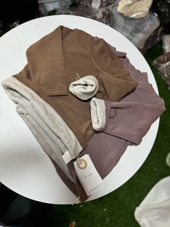 纯色修身长袖打底衫保暖秋冬圆领妈妈装上衣潮