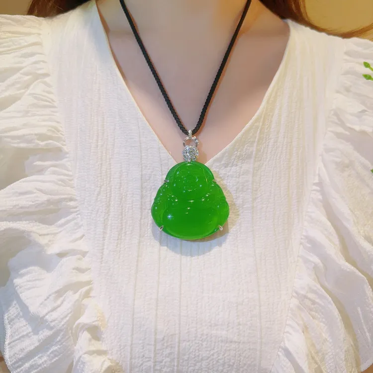 QIAOZUN/巧尊天然玉髓大佛公吊坠高品质菠菜绿满绿大气玉髓项链