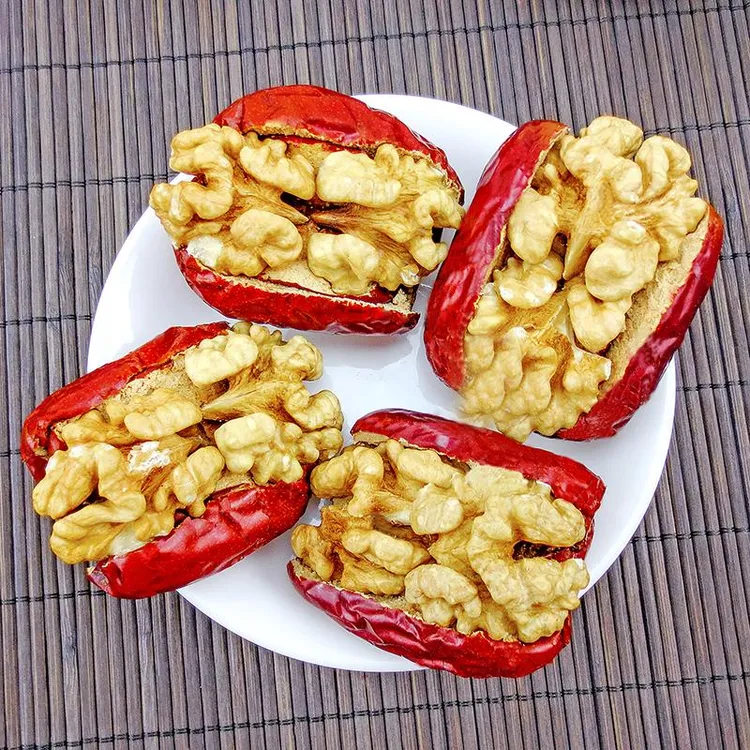 果大熊枣夹核桃仁g新疆红枣大枣加核桃夹心小休闲零食小吃