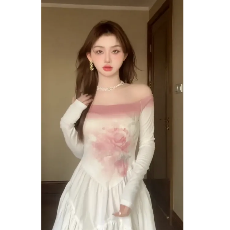 2024秋冬新款时尚气质法式小众一字肩渐变花朵坑条拼接连衣裙女