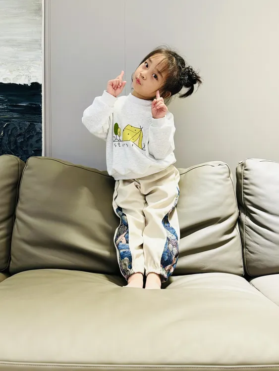 2024秋季长袖儿童圆领新款女童打底上衣休闲宽松卫衣男童洋气