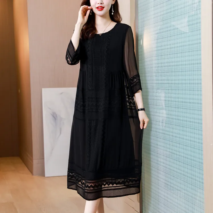 8848#高端精致时尚重工刺绣纯色中长黑色法式中长连衣裙