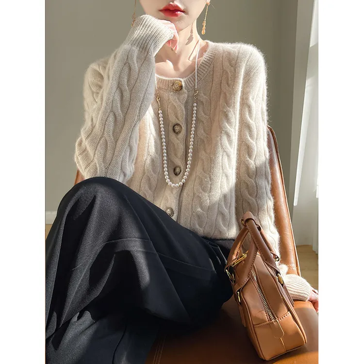 XIONGPIREN/熊皮人秋冬高级感设计师百搭短款羊毛衫复古圆领开衫