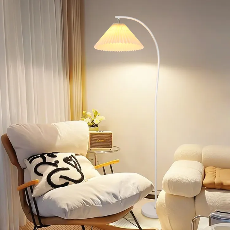 法式奶油风落地灯客厅沙发旁装饰氛围灯北欧卧室床头立式台灯百褶