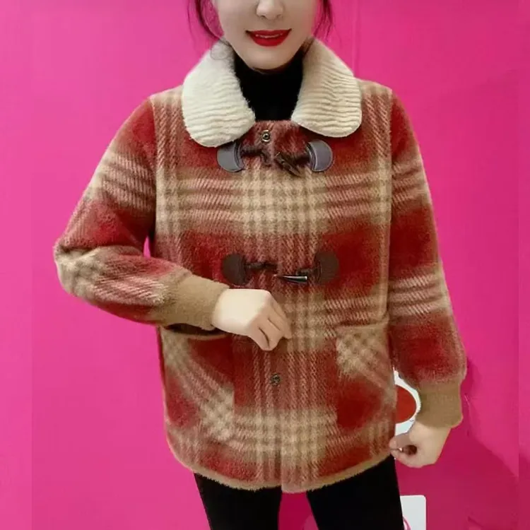 仿水貂新款外套中老年宽松加厚针织开衫妈妈洋气短款格子大衣