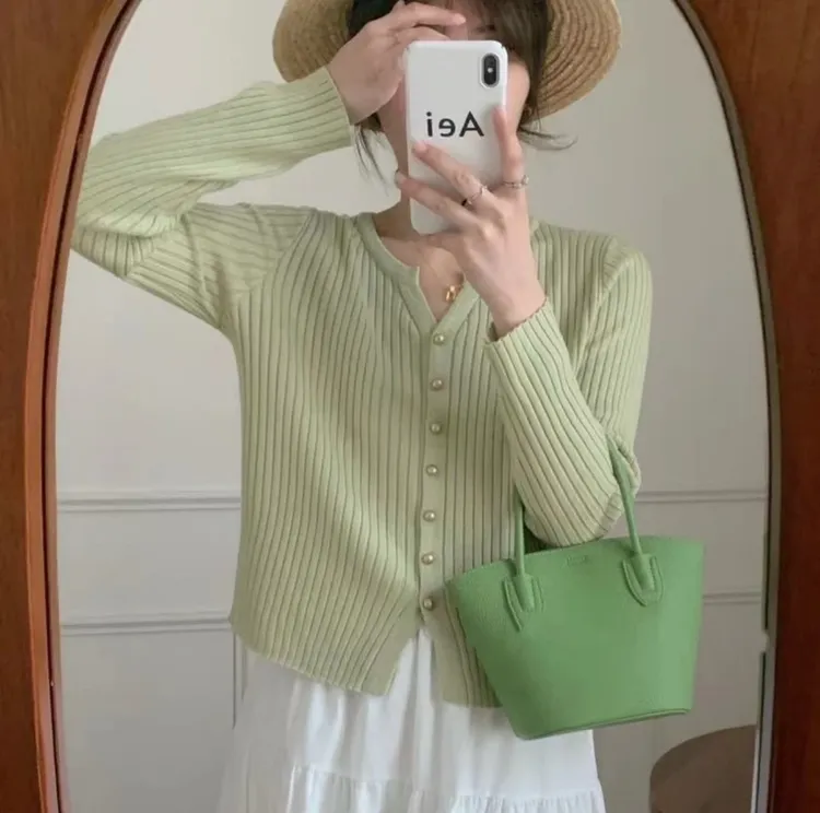 花倾慕金属纽扣长袖针织开衫女显瘦时尚百搭洋气春秋薄款软糯上衣