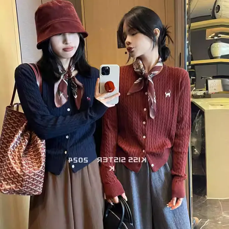 花倾慕秋季新款针织衫女2025小狗短款开衫韩系百搭休闲学生G0111