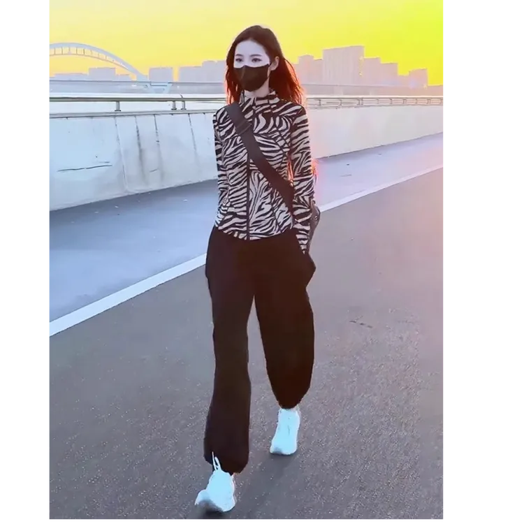 时尚休闲跑步运动秋冬加绒套装出游服装女秋冬网红洋气炸街女装 
