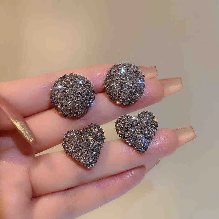 铜合金耳饰 高级感轻奢灰钻爱心耳钉2025新款气质百搭耳环百搭款