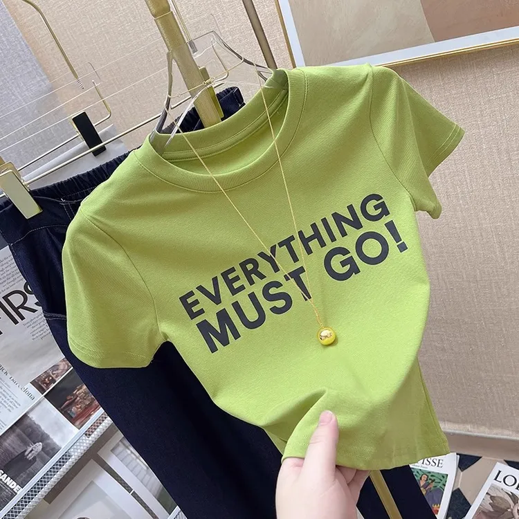 2025夏季新款绿色字母印花正肩t恤女短袖洋气圆领紧身短款上衣