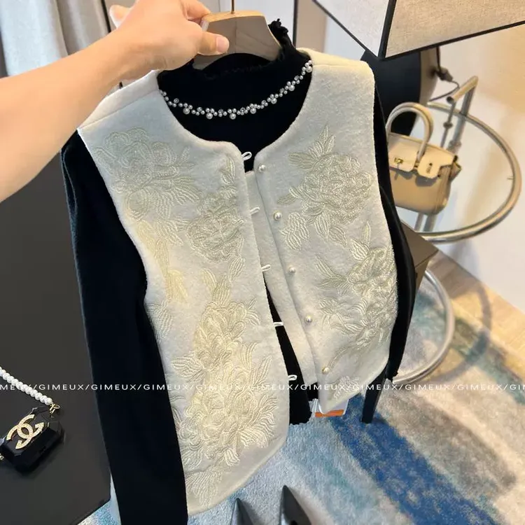 国风高级感上衣套装女2025早春季新中式牡丹绣花马甲内搭毛衣两件