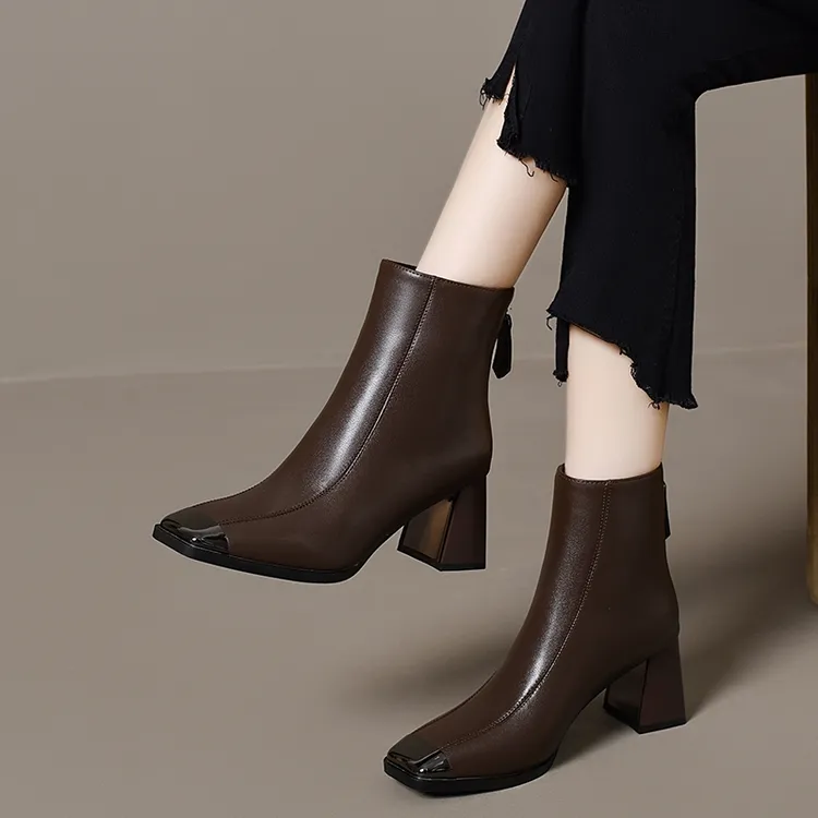 2025年冬季时尚百搭气质方头牛皮中跟后拉链洋气舒适软底时装短靴