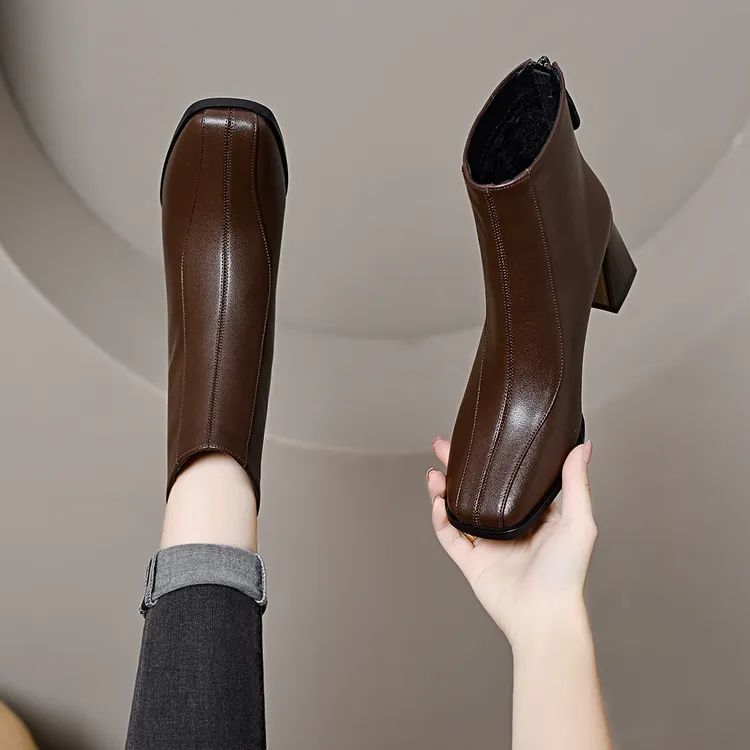2025年冬季时尚洋气百搭方头粗跟牛皮软底高跟舒适气质时装短靴女