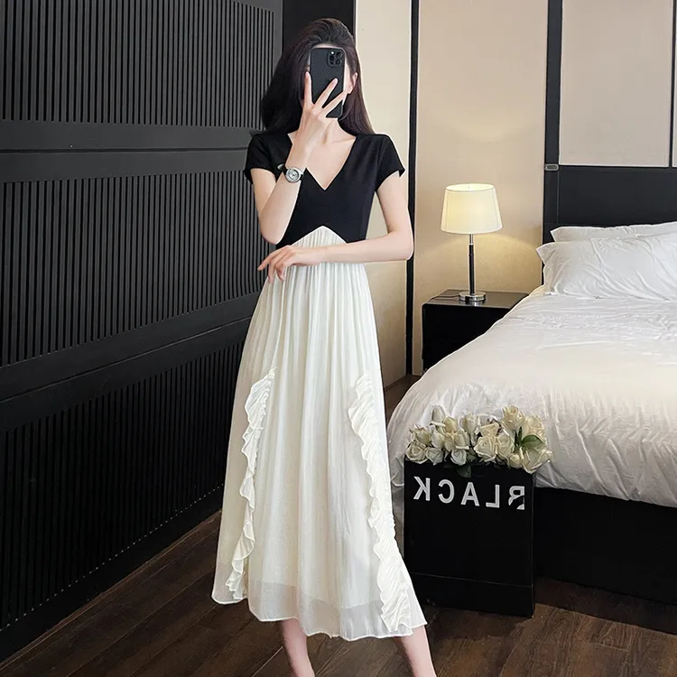 韩版时尚设计感撞色拼接连衣裙女夏季新款气质温柔显瘦减龄小白裙