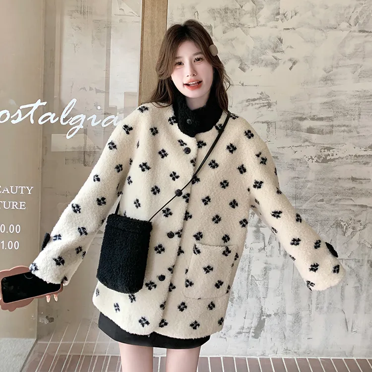 羊羔毛外套女冬2024保暖加厚设计感小众韩系洋气减龄慵懒上衣