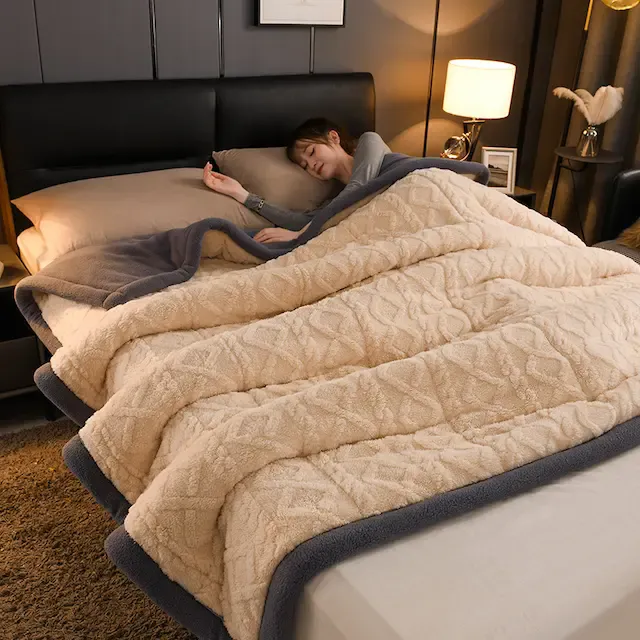 富安娜冬季加厚毛毯羊羔绒午睡毯保暖珊瑚绒空调毯法兰绒沙发盖毯