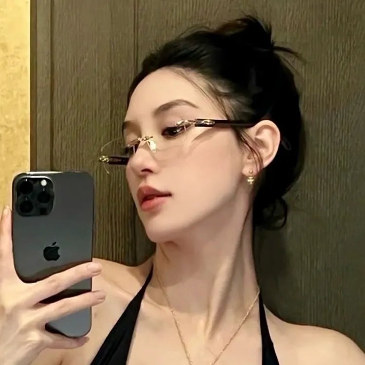 2025新款防蓝光无框切边女金属重工艺素颜眼镜Y2K复古辣妹欧美风