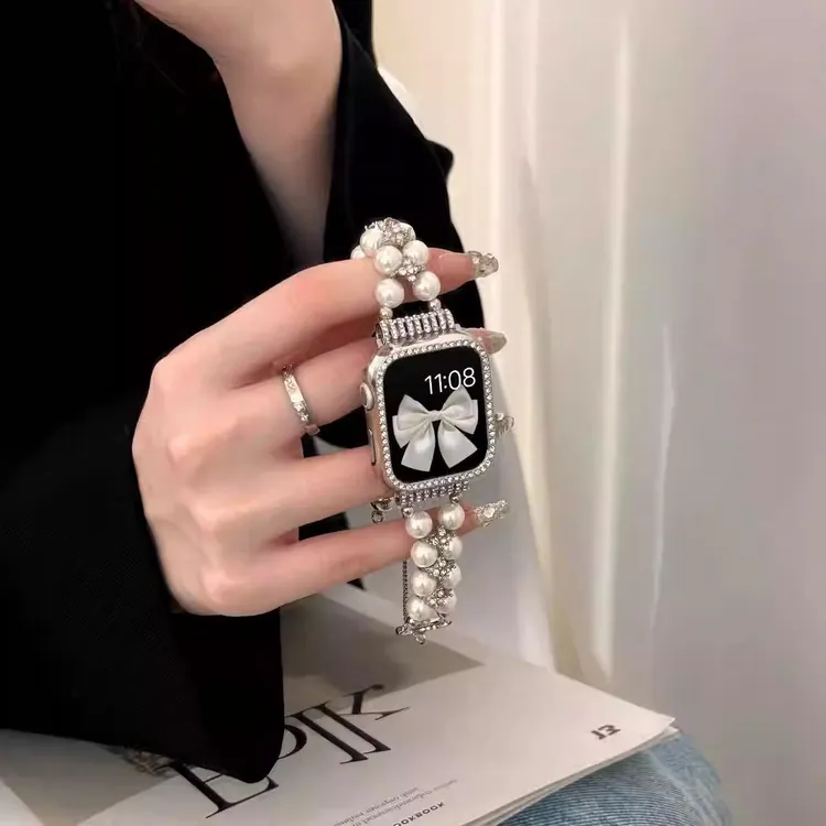 裴蔻 适用苹果表带iwatch9双排白珍珠金属镶钻小香风表链高级网红
