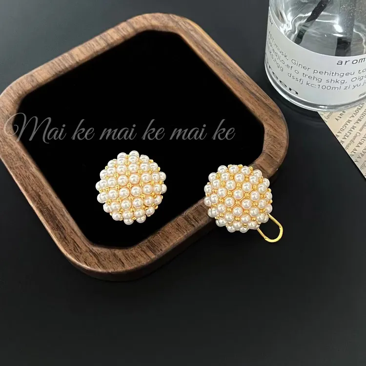 铜合金耳饰 法式港风小珠珠耳钉轻奢新款耳环高级感时尚耳饰r636