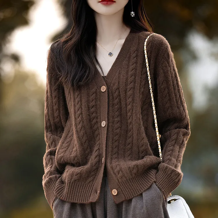 V领大麻花羊毛开衫宽松加厚外套女24秋冬新款24028
