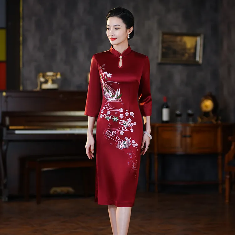 红色女儿婚宴旗袍大码秋冬开肩改良喜优雅端庄修身塑形装宴会旗袍