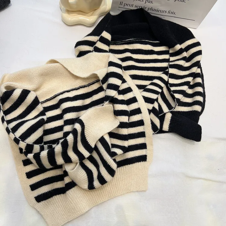 《谷雨》条纹针织百搭小披肩