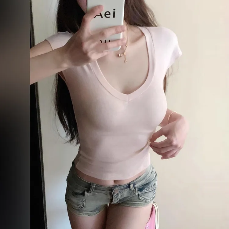 茶艺低V领短袖t恤女夏季2025新款粉色纯欲微透掐腰短款甜辣妹上衣