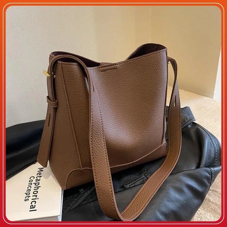 2024新款秋冬复古百搭女士水桶包单肩斜挎时尚休闲包