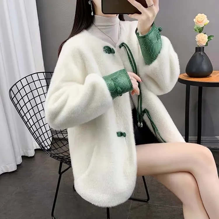 秋冬季时尚宽松中长款翻领毛毛女士厚外套气质轻奢女款百搭设计师