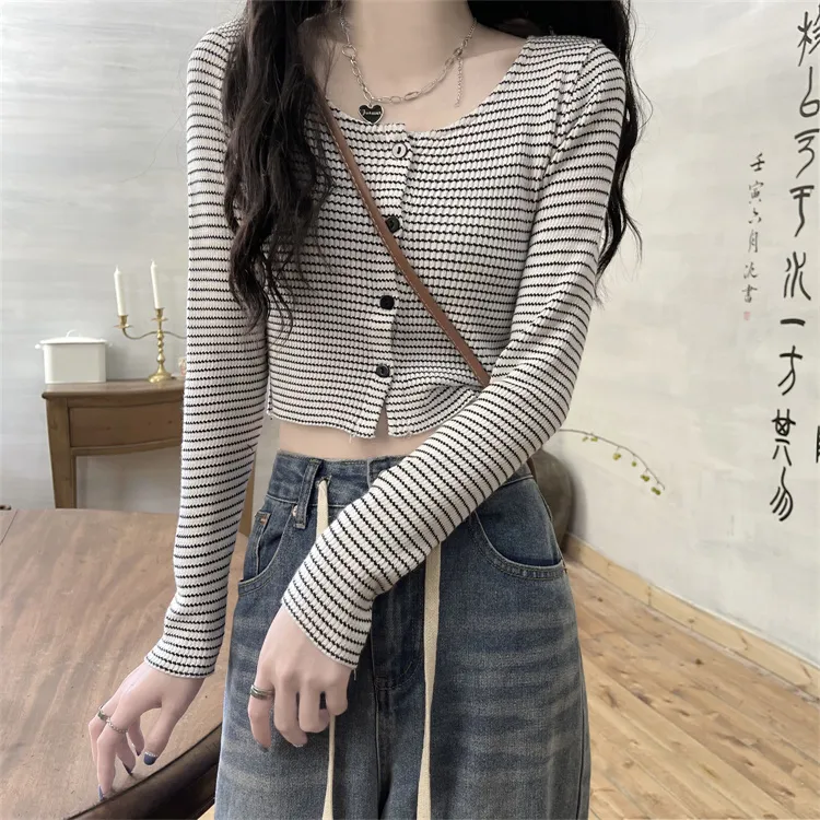 显瘦小众辣妹短款针织衫条纹设计感打底衫女内搭开衫毛衣早秋韩版