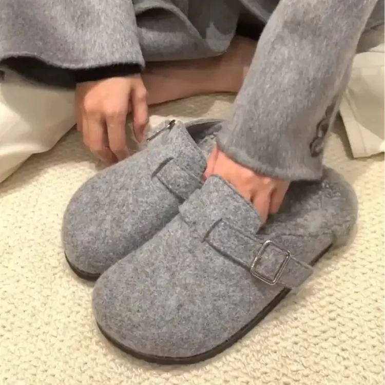 小众灰色厚底勃肯毛毛拖鞋女外穿2025秋冬新款加绒包头懒人半拖鞋