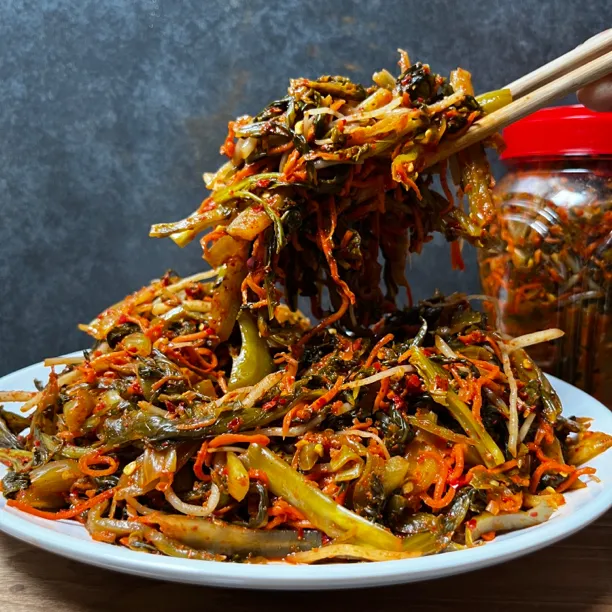 云南德宏景颇辣腌菜手工制作（酸辣下饭）下单送火烧辣椒面