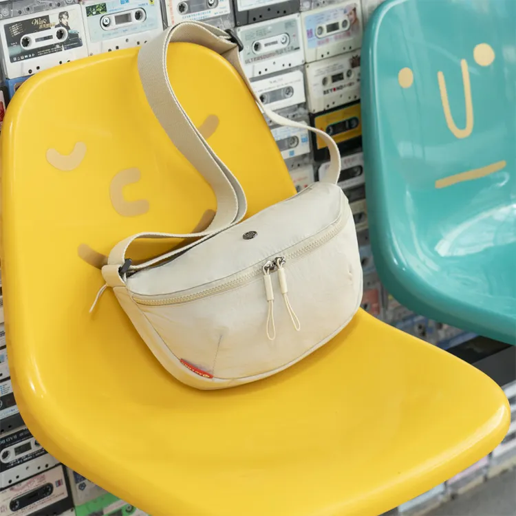 新款日系超轻防水牛津布包男女百搭单肩斜挎包尼龙轻便实用马鞍包