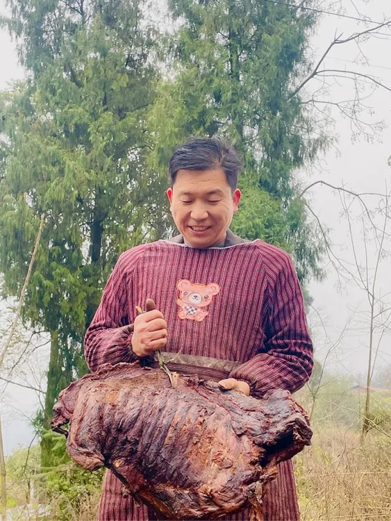 农村熟食喂养烟熏排骨800克