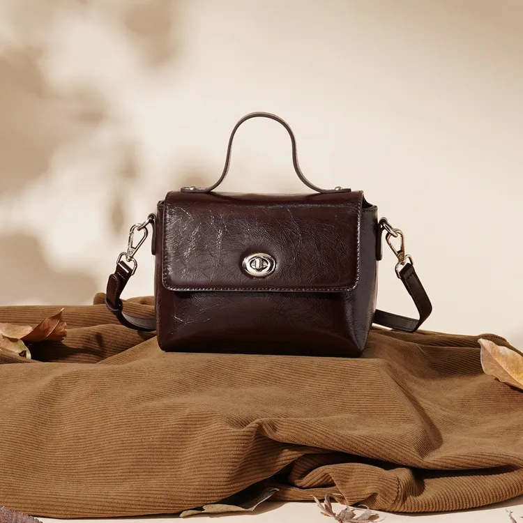 岩牛【小浩推荐】新款百搭斜挎包女时尚复古棕色单肩肩包YN3504