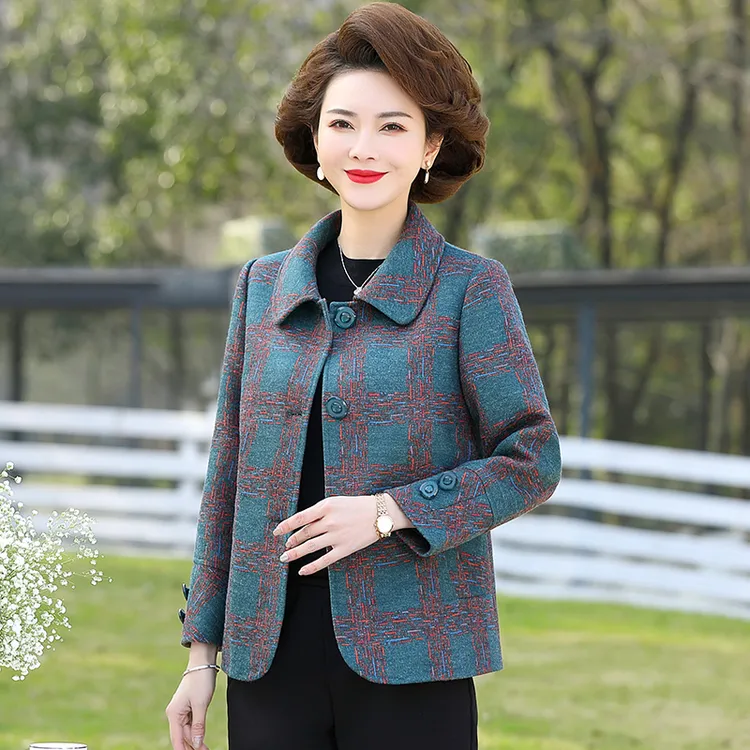 小个子妈妈春秋洋气短款上衣中年女秋装新款中老年人外套时尚高贵