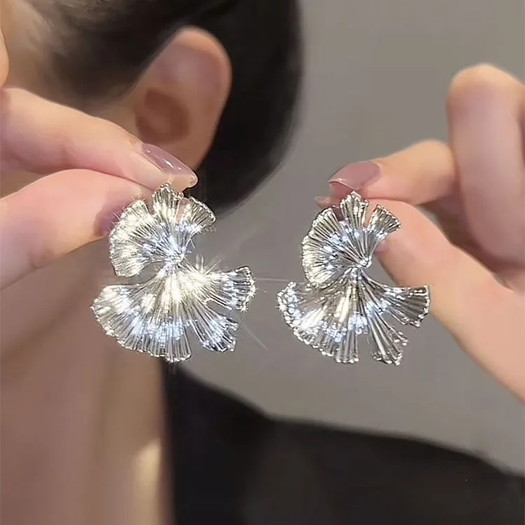 铜合金耳饰 【三生有杏】精致轻奢简约百搭高级气质银杏叶耳钉女