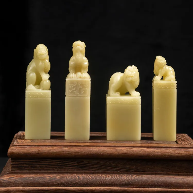 青田石封门青印章套盒四方