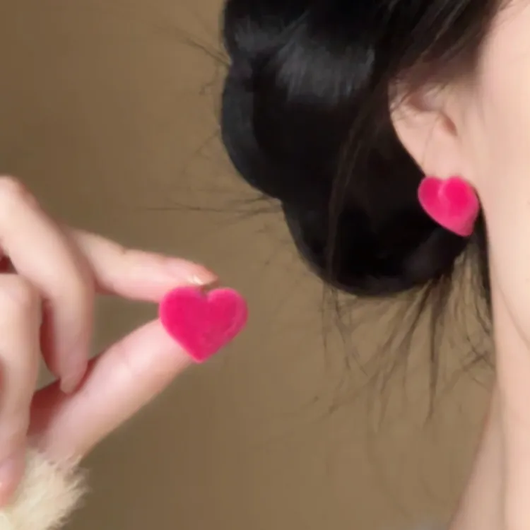 铜合金耳饰 甜美丝绒爱心珠珠耳环双面耳饰高级感小清新可爱红色