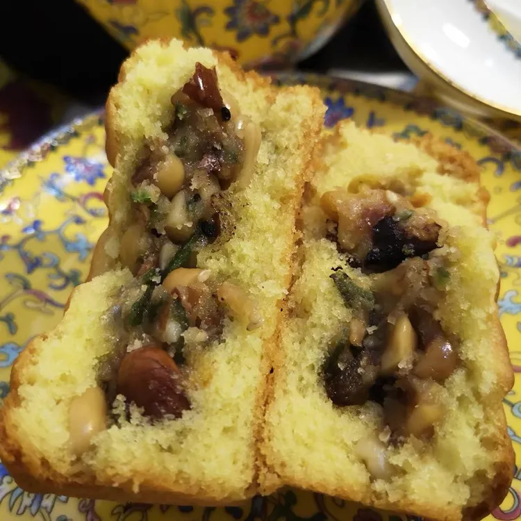 地道东北味老式广式厚皮月饼酥皮翻毛果仁馅料手工现做传统蛋月烧